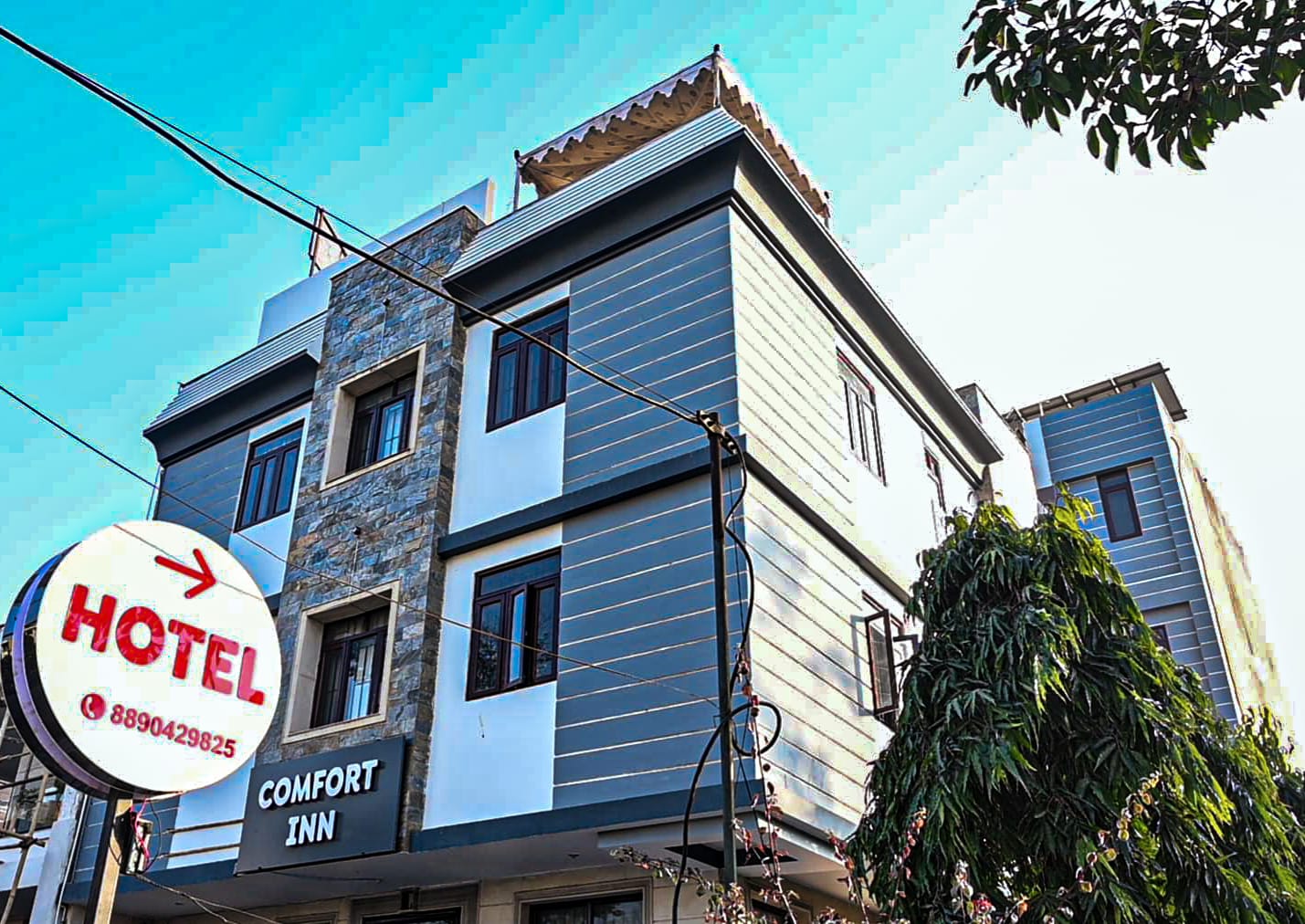 Hotel Comfort Inn Near Jawahar Circle - Tap to explore photos