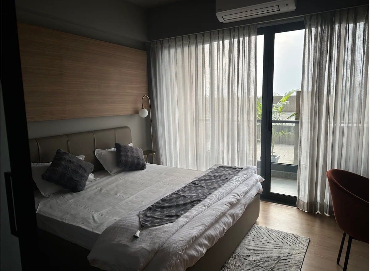 Best Studio apartment opposite to magneto mall - Tap to explore photos