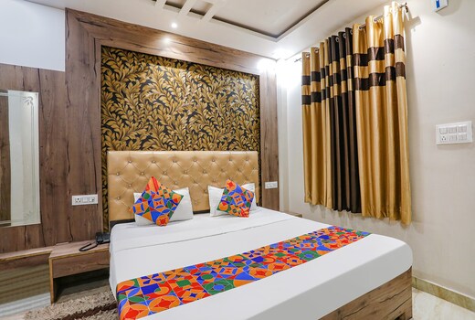 FabHotel Shri Ram Kashi