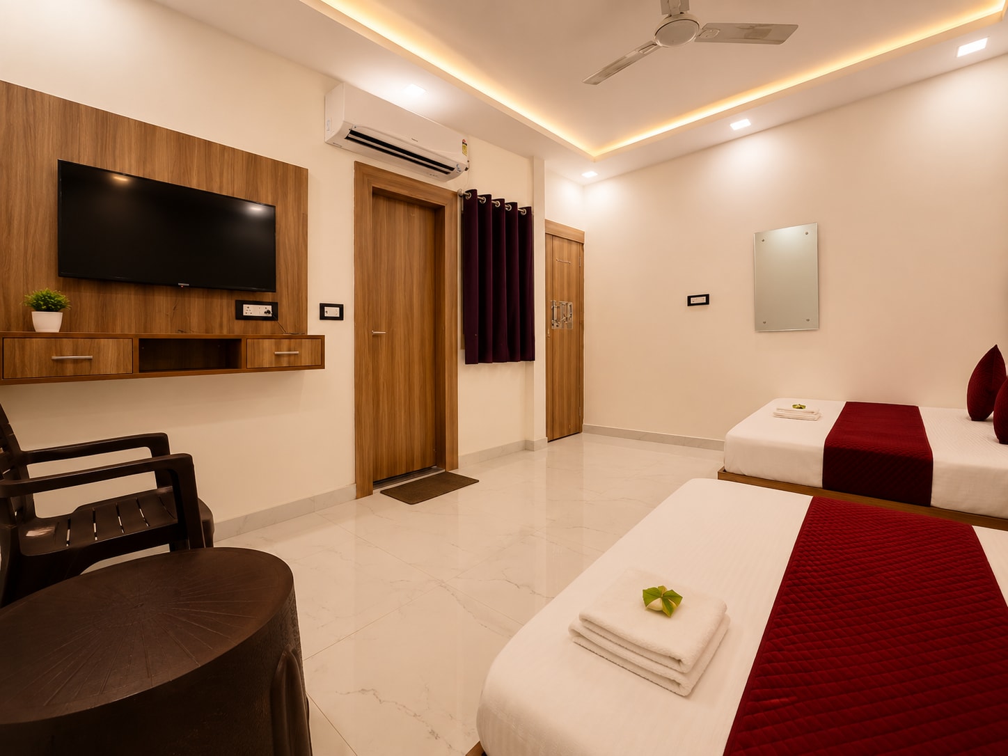 Hotel Krishna Kripa palace - Tap to explore photos