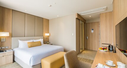 SKYVIEW Hotel Bangkok - Em District Sukhumvit 24 Room Type - Premier King Room