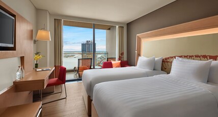 NOVOTEL DANANG PREMIER HAN RIVER Room Type - Deluxe Room, Balcony, Dragon Bridge View - 2 Single Beds