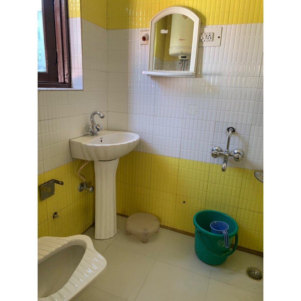 Grand Paradise Guest House - Tap to explore photos