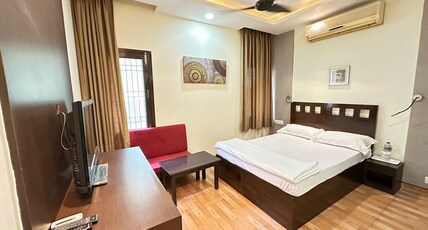 Pamposh Guest House, New Delhi Room Type - Deluxe Room