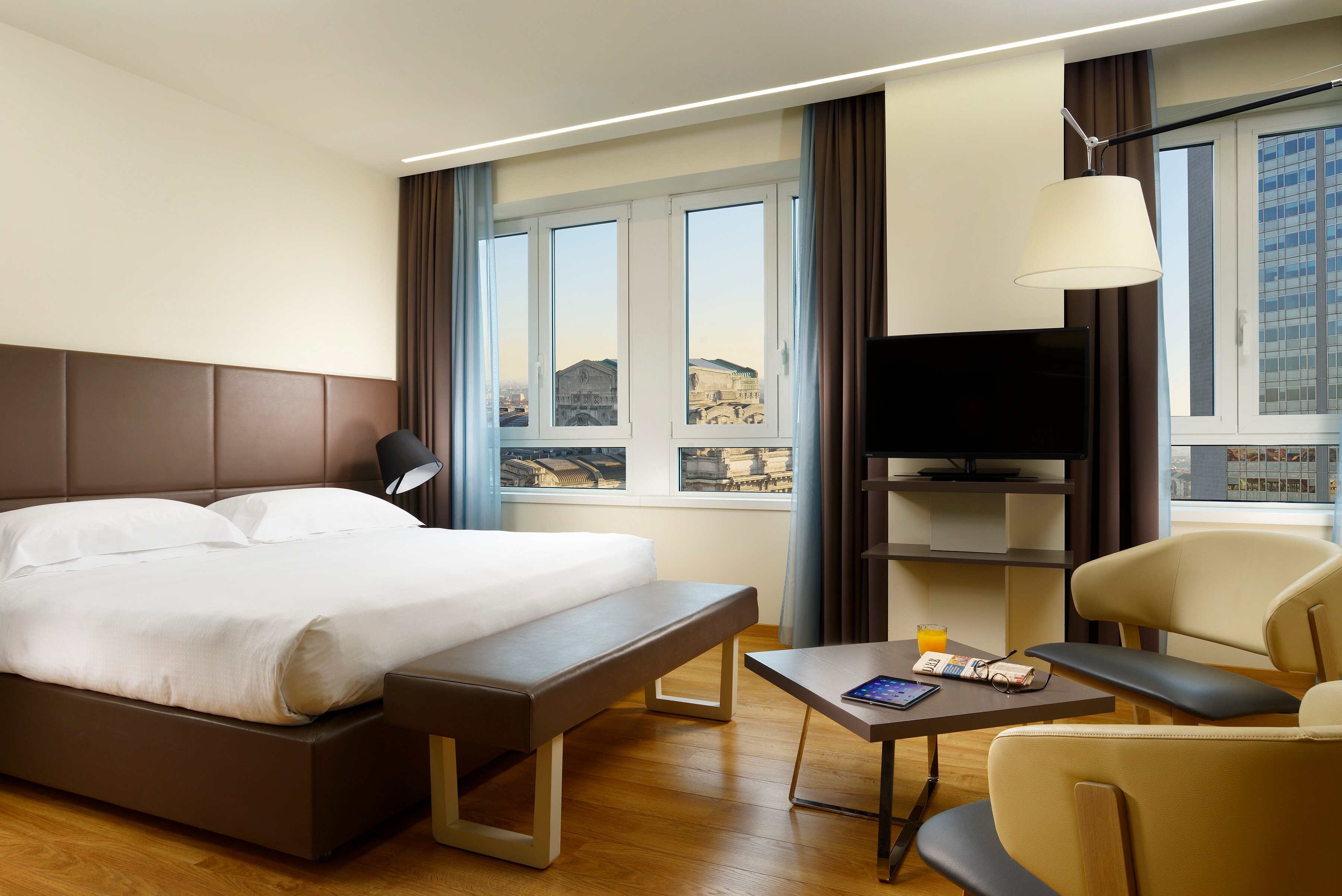 UNA Hotels Century Milano - Tap to explore photos