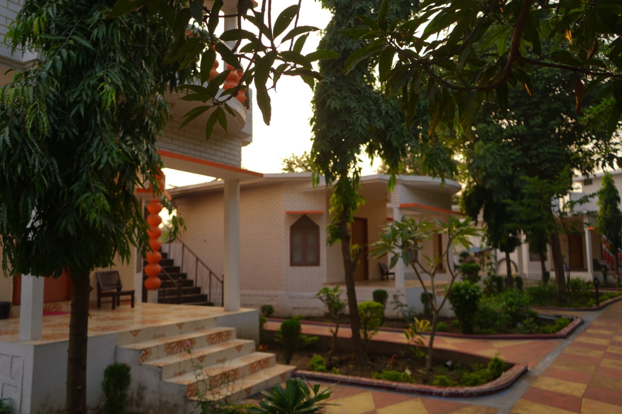 Hotel Shree Krishna Jungle Resort - Tap to explore photos