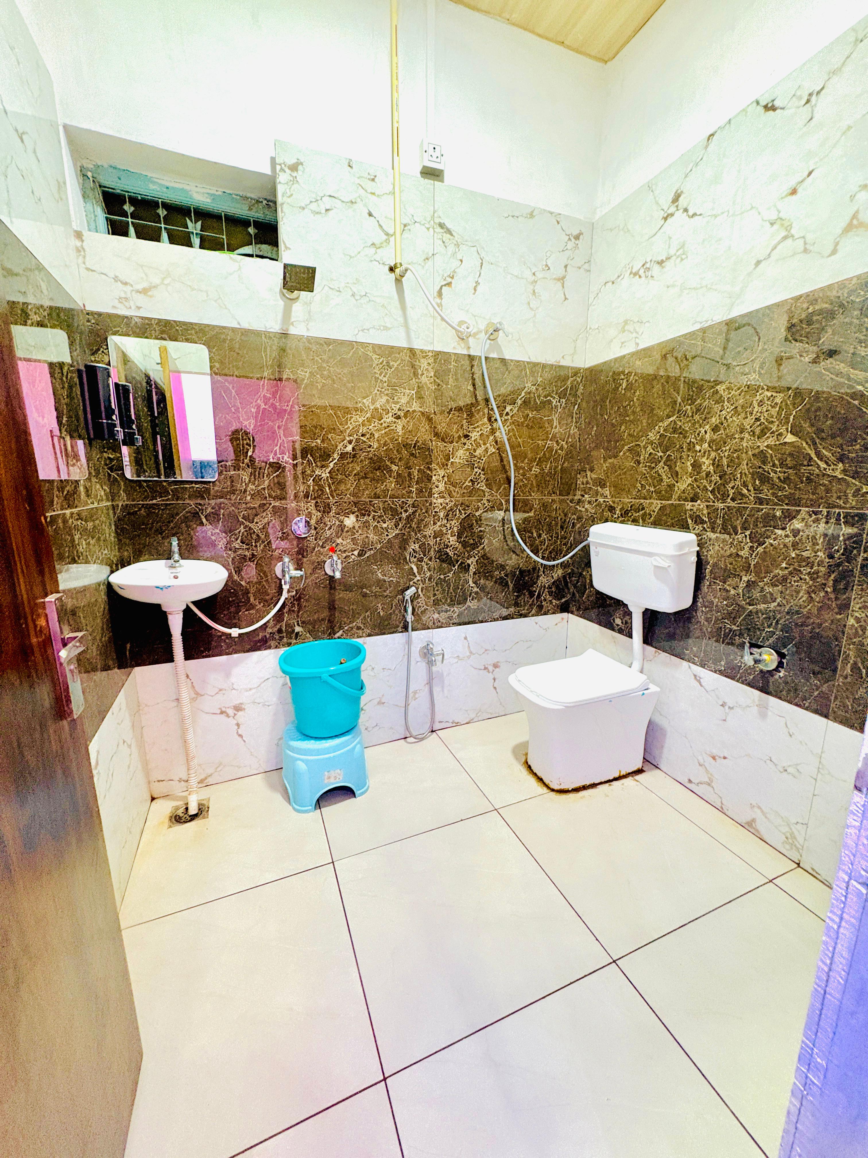 Hotel Jyotikalash - Tap to explore photos