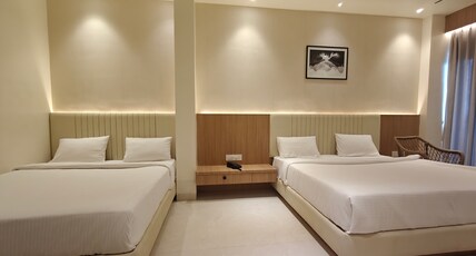 Hotel Krushnakunj Room Type - Deluxe Room with Four Bed