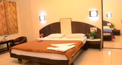 Hotel Balaji Classic Room Type - Family Suite room non ac (for 4 pax)