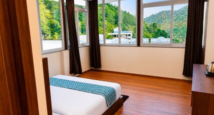 Hotel Tapovan Hills Room Type - Superior room with Mountain View