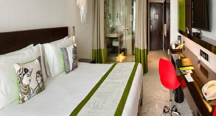 The Park Chennai Room Type - Luxury Room with Queen Bed
