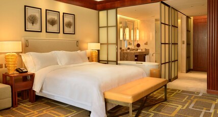 Hilton Qingdao Golden Beach Room Type - KING GUEST ROOM