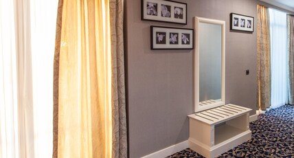Ramada By Wyndham Room Type - Queen Suite Sea View