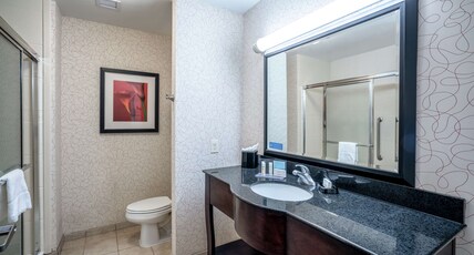Hampton Inn Richmond Airport Room Type - 1 KING BED NONSMOKING