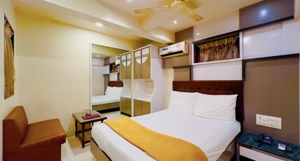 Hotel Dwaraka Room Type - Standard Bed Room
