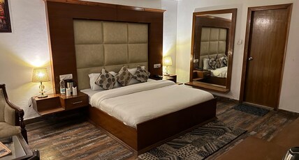 Daffodil Cottages | Rooms & Restaurant Room Type - Premium Suite with Bathtub