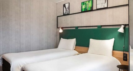 ibis Paris CDG Airport Room Type - Room with 2 single beds equipped with the new bedding
