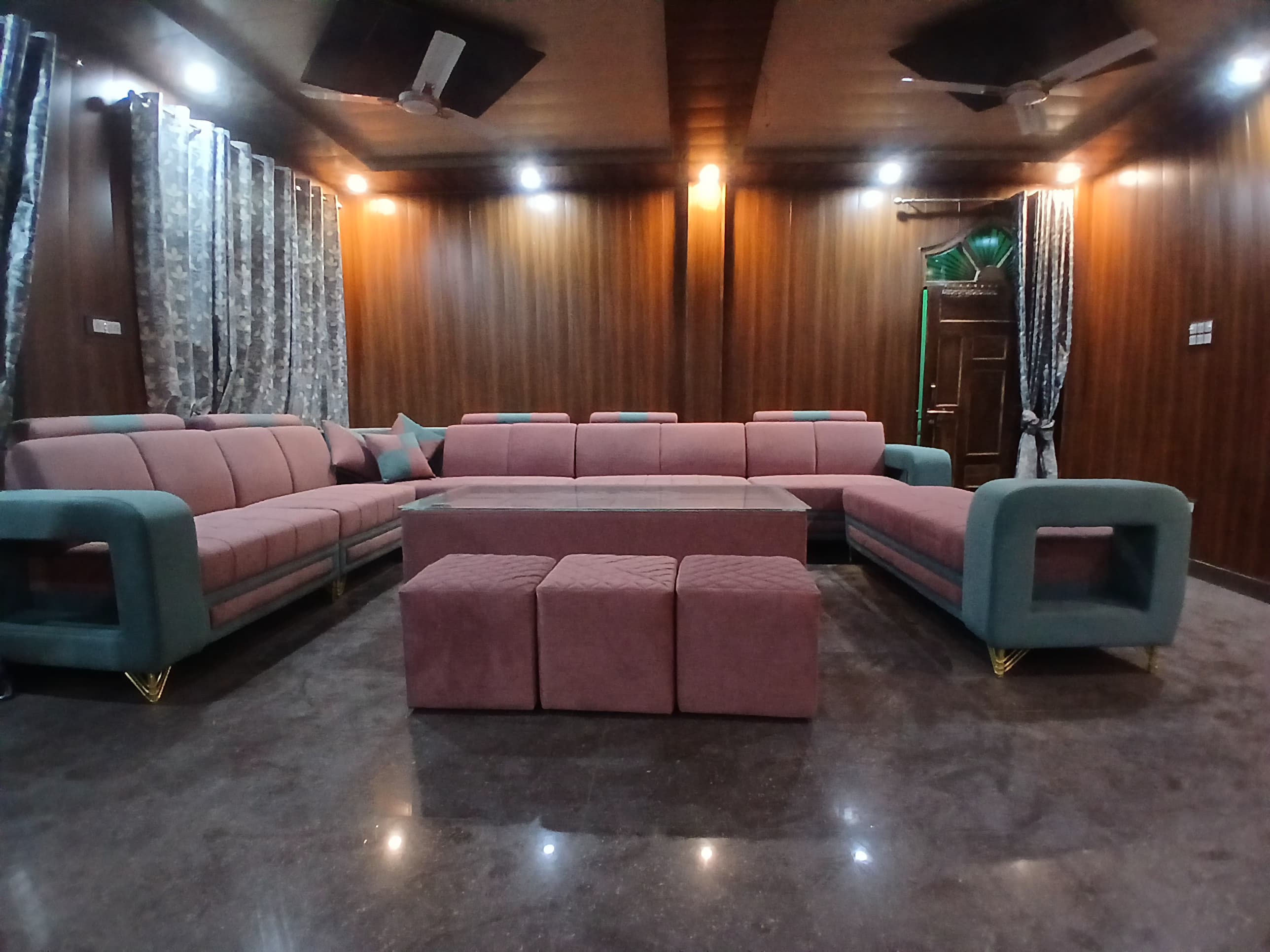 Hotel Parihar - Tap to explore photos