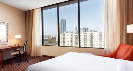 Holiday Inn Austin -Town Lake Room Type - STANDARD ROOM