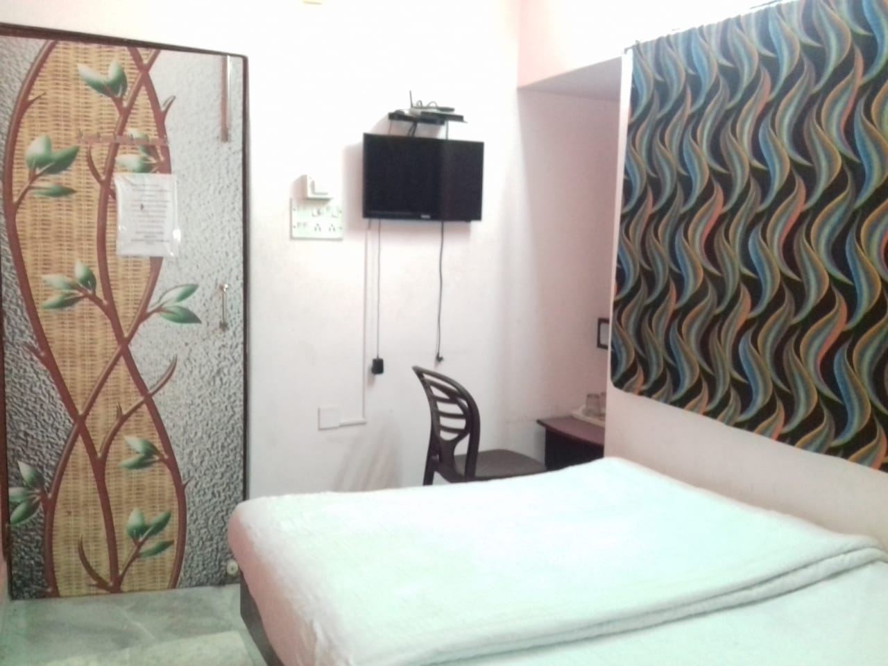 Karunamoyee Guest House - Tap to explore photos