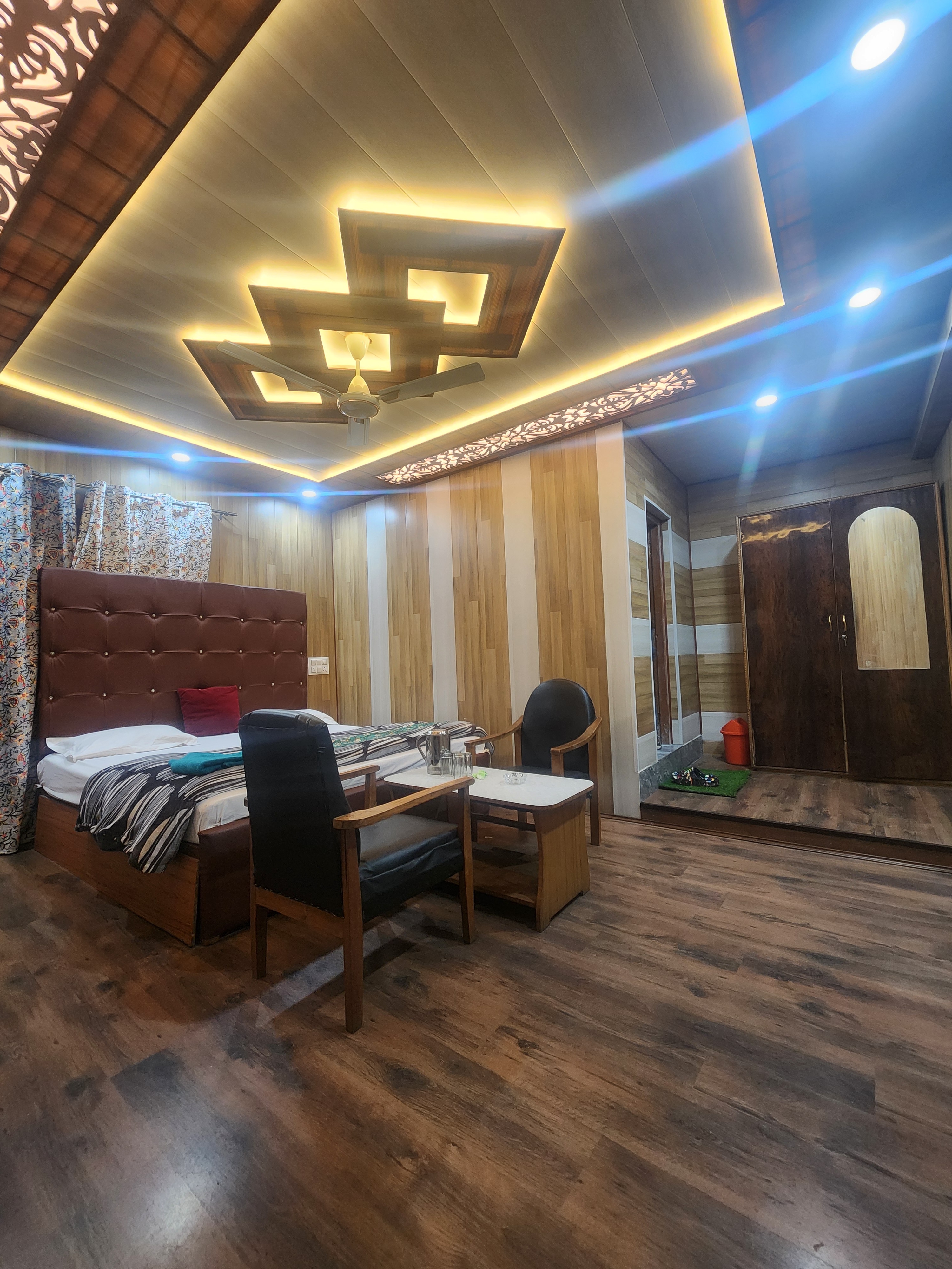 Hotel New Suriya - Tap to explore photos