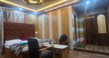 Hotel New Suriya  Room Type - Deluxe