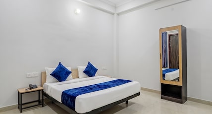 Hotel Avira Room Type - Deluxe Room With Air conditiong Hotel Avira Room Type - Deluxe Room With Air conditiong