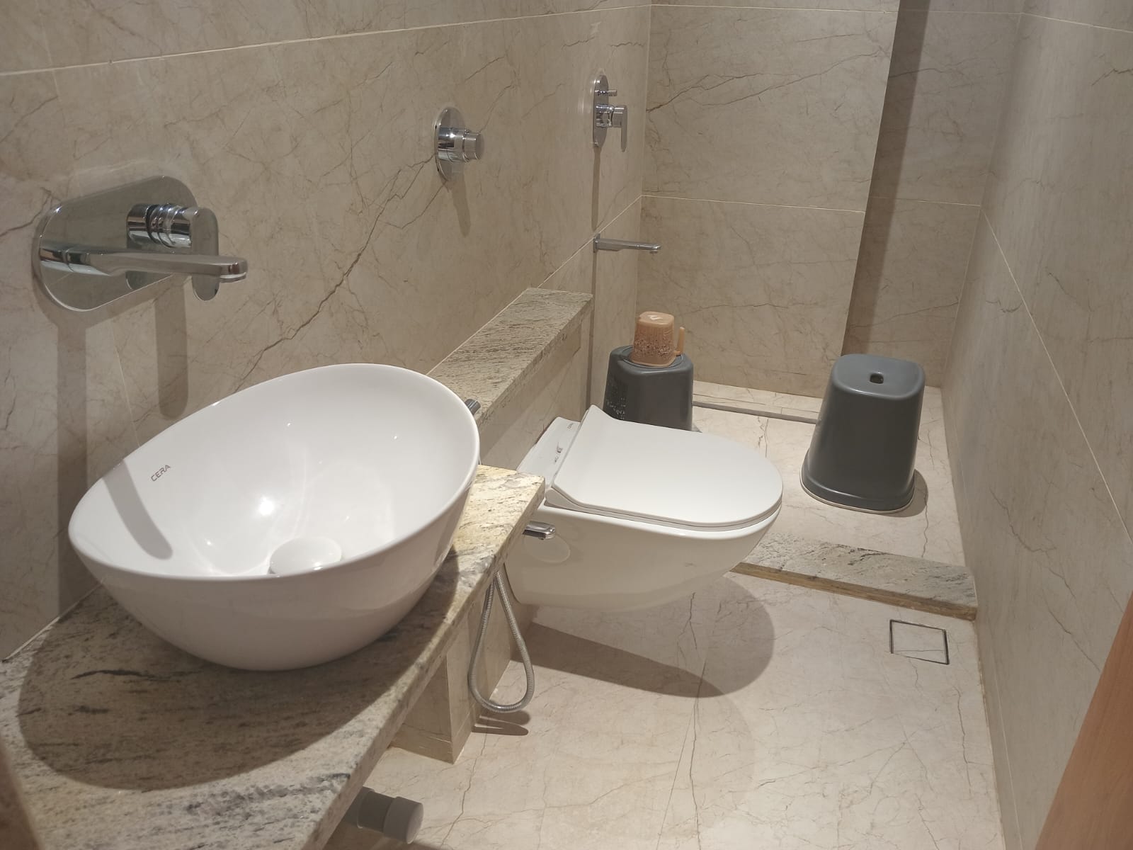 Hotel Manjula Inn - Tap to explore photos