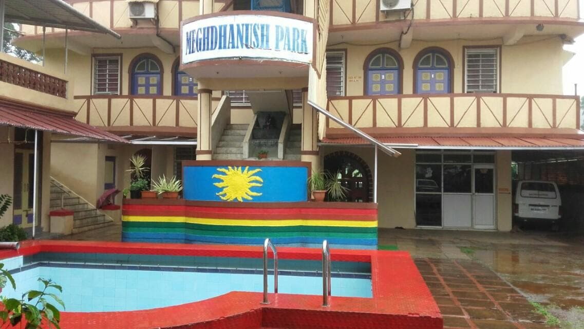 Meghdhanush Park (Deluxe Room) - Tap to explore photos