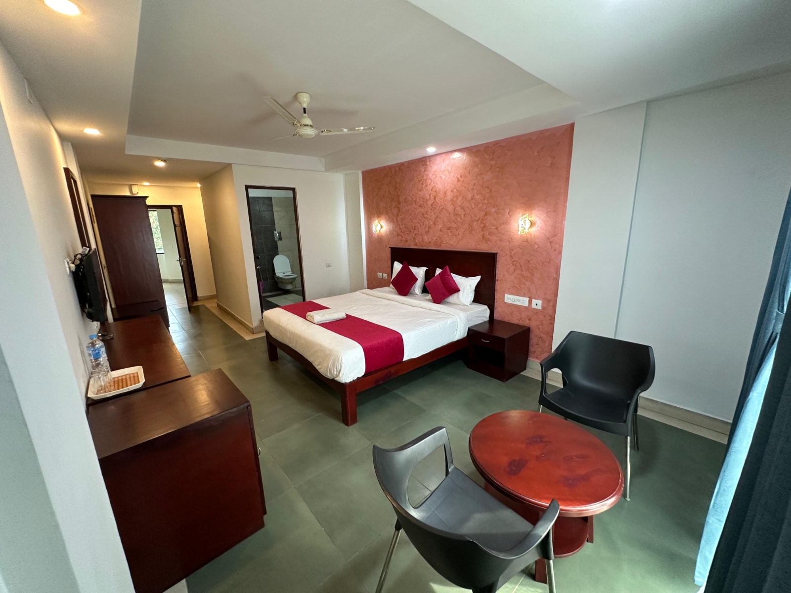 CRYSTAL INN - Tap to explore photos