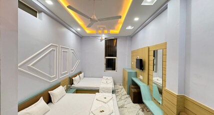 Hotel Shiv Matra Room Type - 4bed ac deluxe room