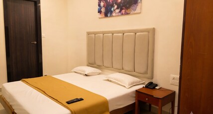 24/7 Shine Comforts Room Type - AC ROOM