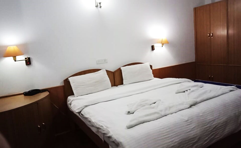 Hotel Munshi Continental - Tap to explore photos