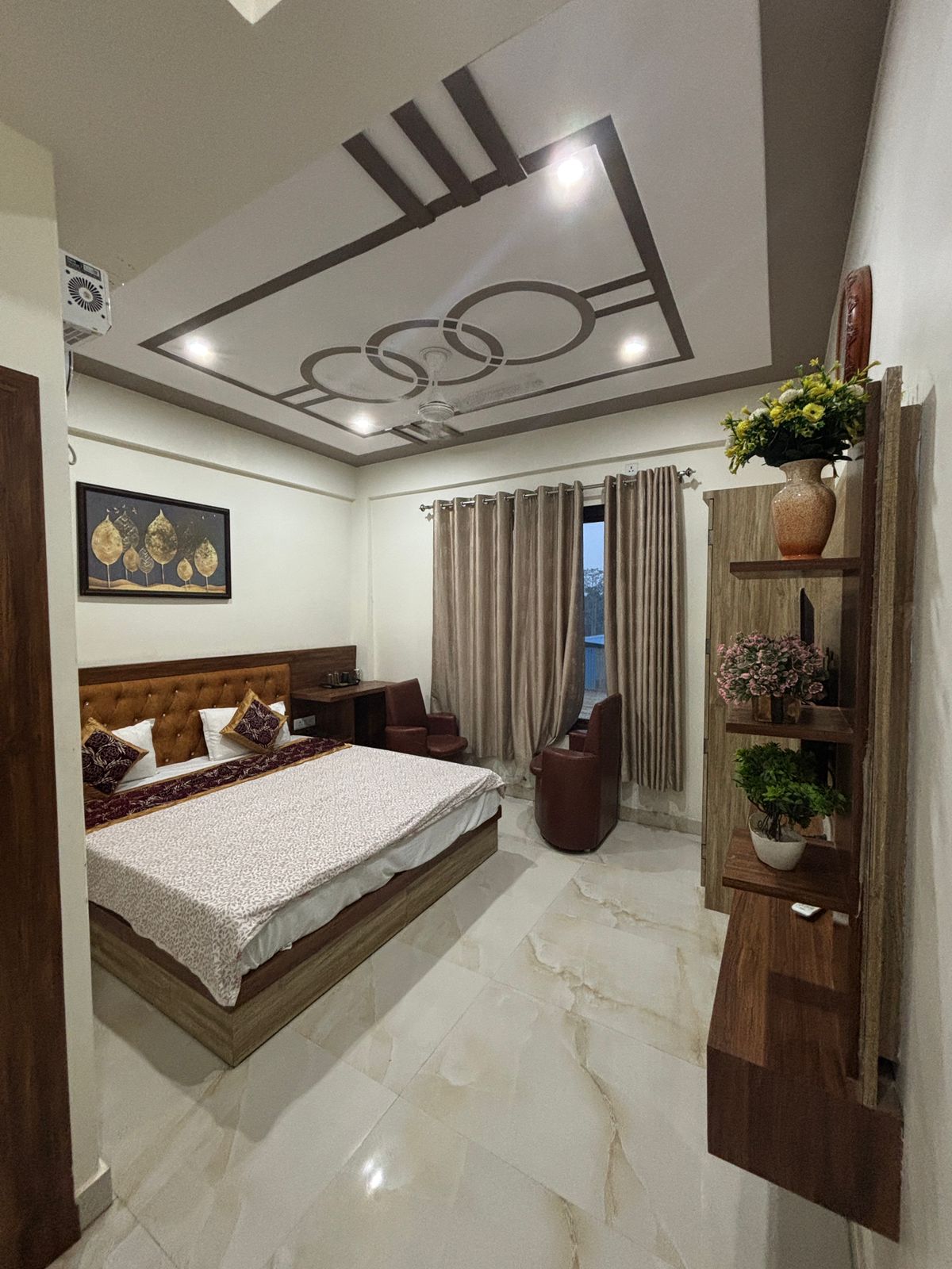 HOTEL DAWAT - Tap to explore photos