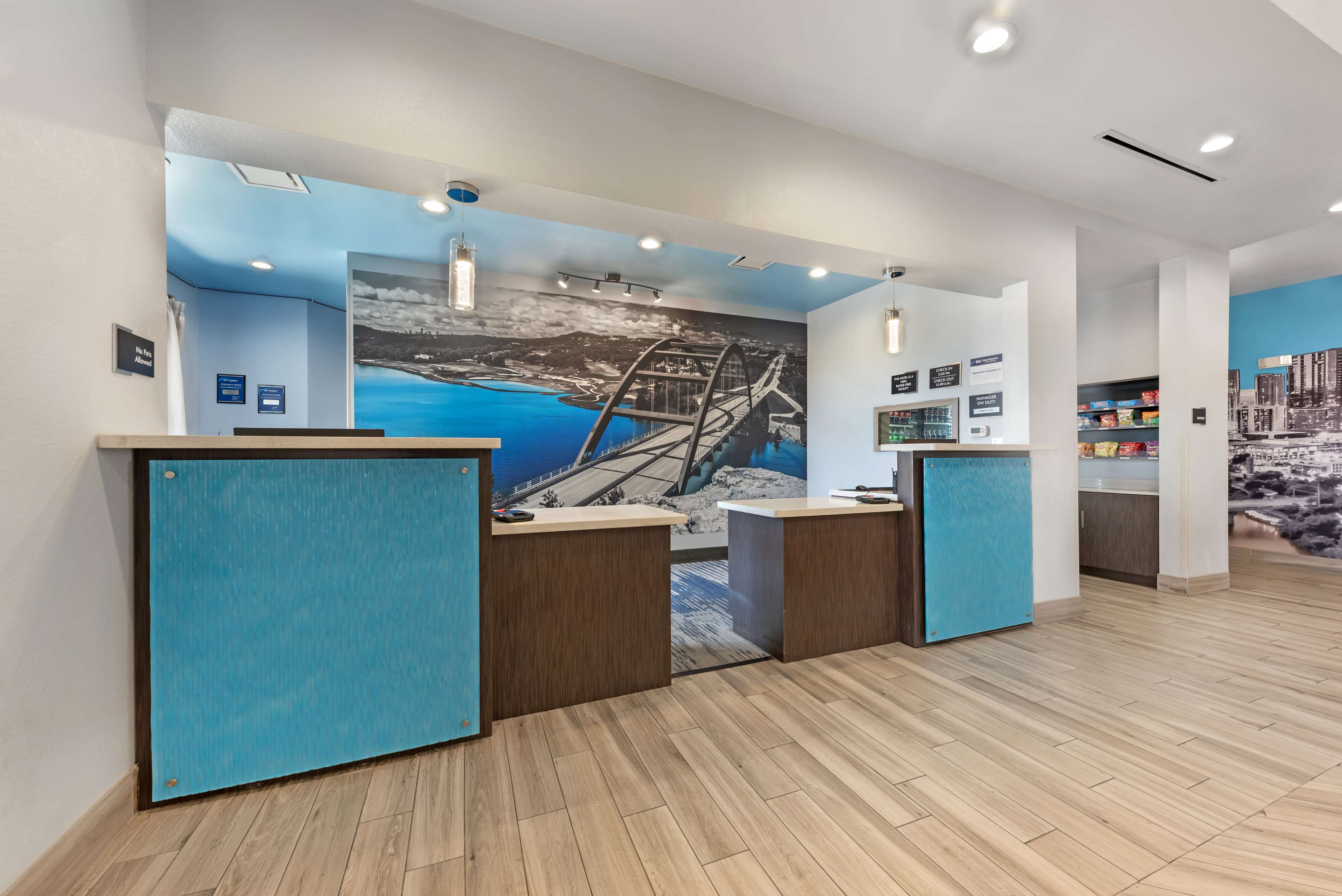 Best Western Plus Buda Austin Inn & Suites - Tap to explore photos