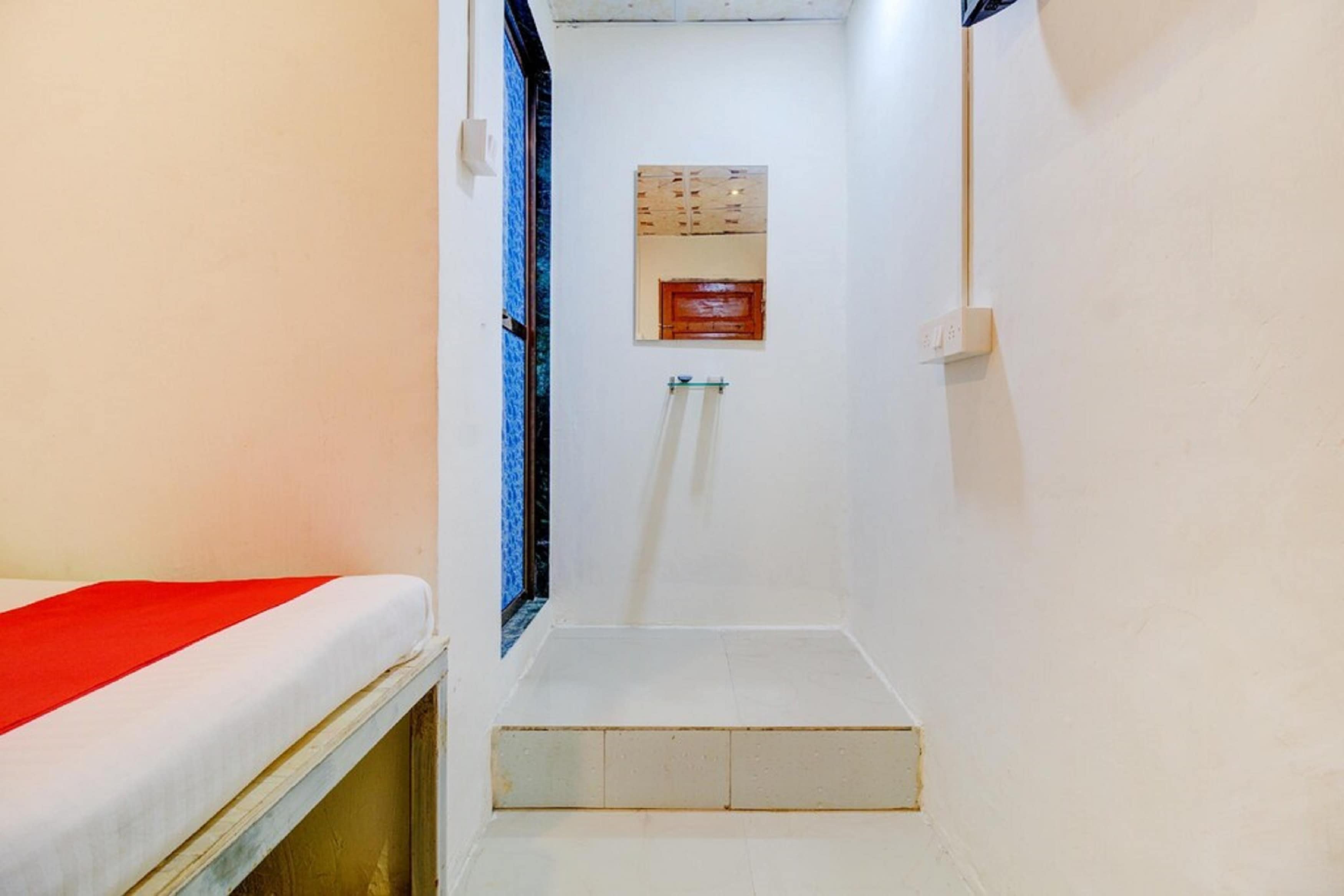 Hotel Sakinaka Inn - Tap to explore photos