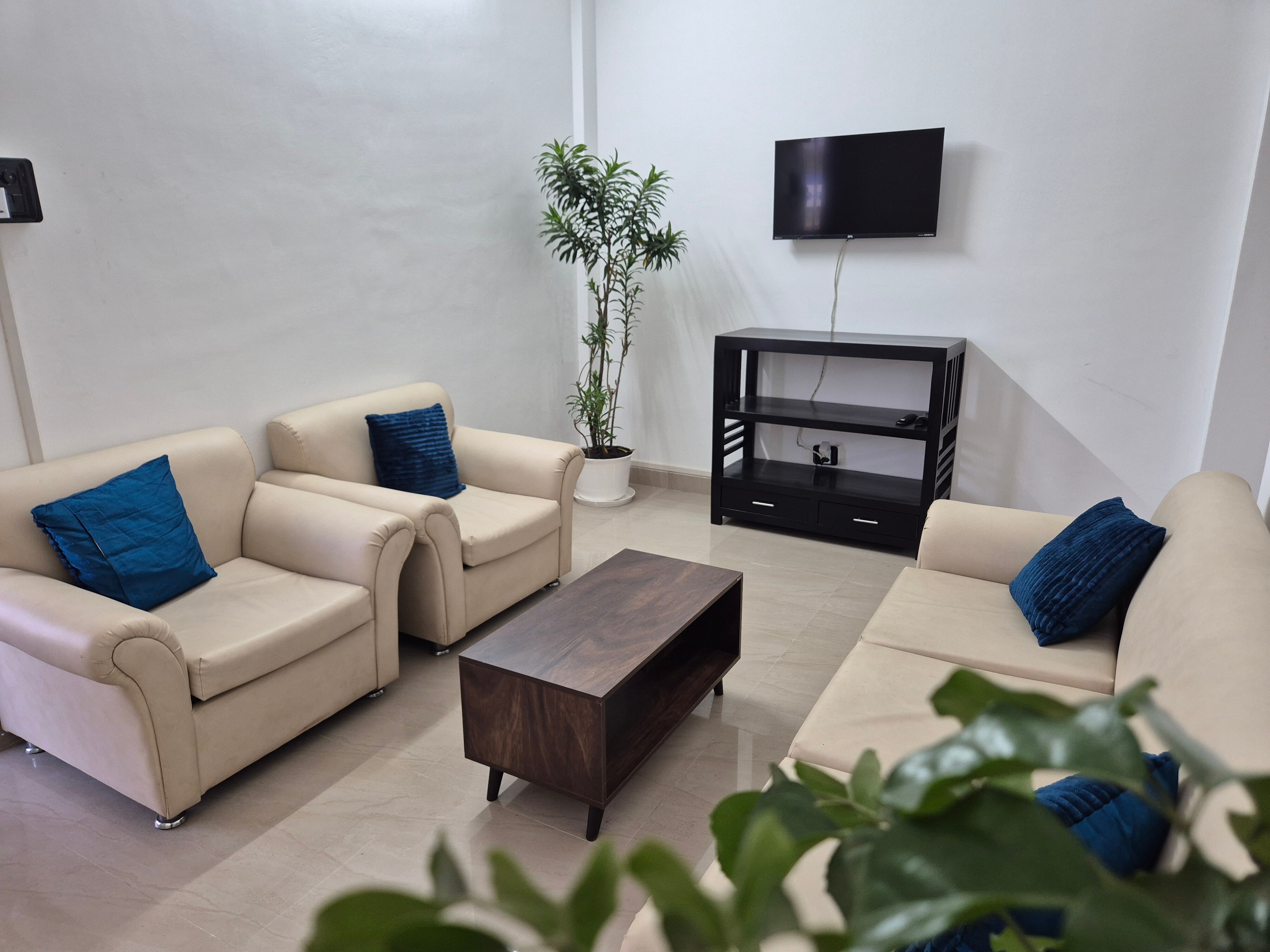 EHLIservicedapartments111 - Tap to explore photos