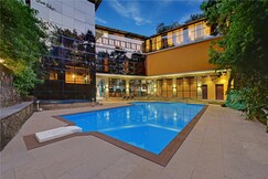 Silvanus Forest Retreat