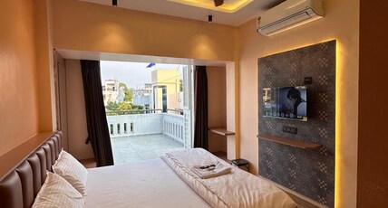 Hotel Vyankatesh Inn Room Type - Premium Room with Balcony