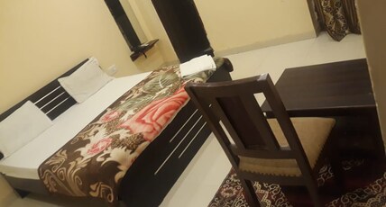 Kalyan Guest House Room Type - AC Room