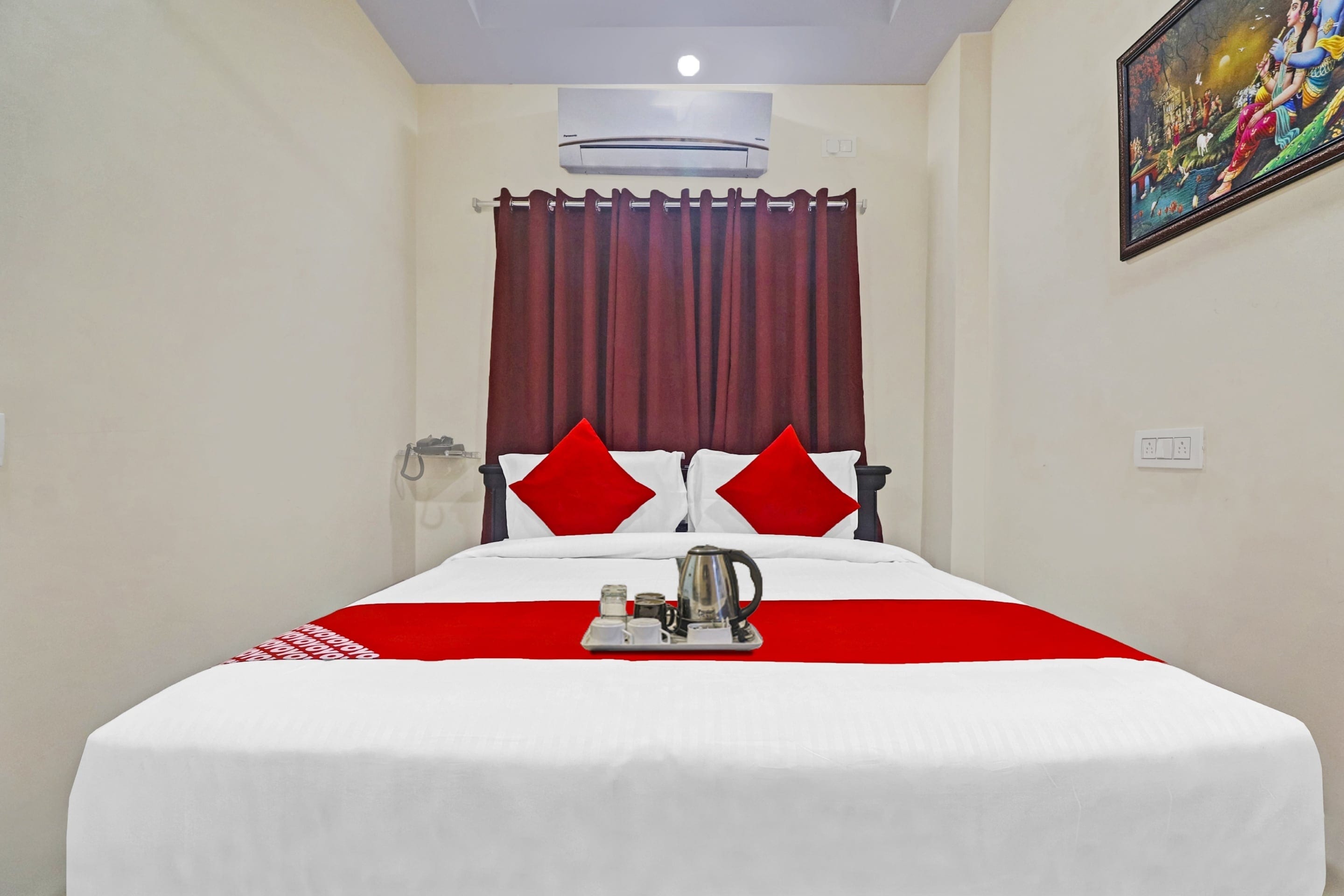 Super Hotel O Qualia Pride Financial District - Tap to explore photos