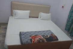 Mahadev Inn | Varanasi