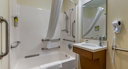 Candlewood Suites READING, an IHG hotel Room Type - 1 King Bed 1 Bedroom Suite