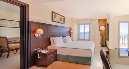 Crowne Plaza Hotel Antalya by IHG Room Type - 1 Bedroom Suite Sea Front