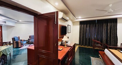 Hotel The Royal Residency Room Type - Suite Room