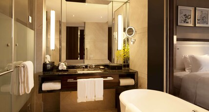 Hilton Foshan Room Type - KING GUEST ROOM