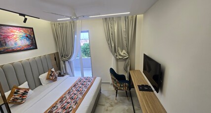 EVARA EXOTICA Room Type - Deluxe Room with Balcony