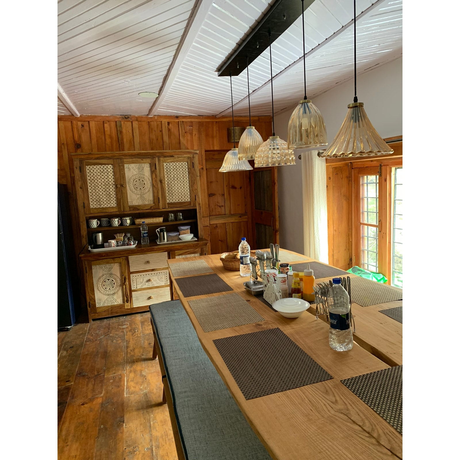 Yena's Lodge - Tap to explore photos