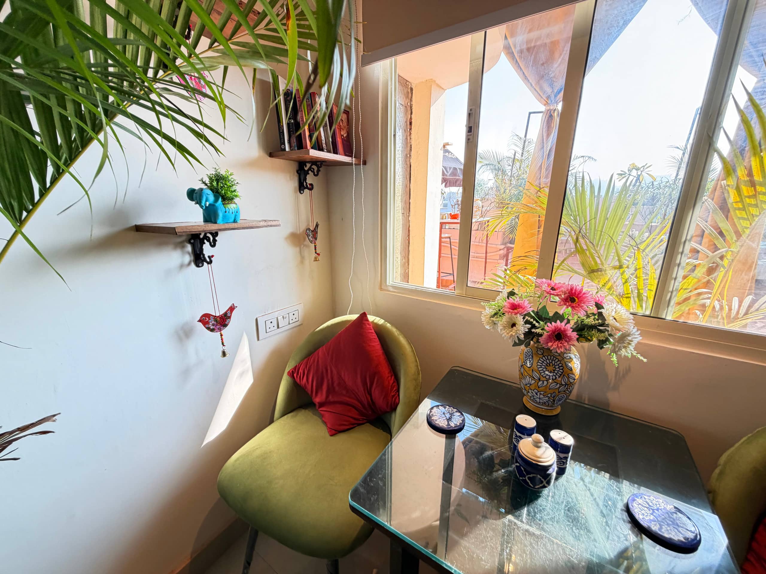 Runaway Studio Hangout Zone The Place To Be - Tap to explore photos
