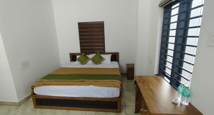 Ponnus Residency Room Type - Bedroom 2